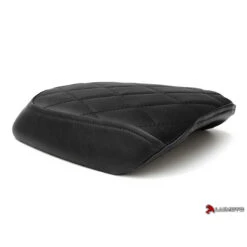 Luimoto 10191201 Vintage Passenger Rider Seat Cover Triumph Street Scrambler (2019-) 14 Luimoto 10191201 Vintage Passenger Rider Seat Cover Triumph Street Scrambler (2019-) -COB Motorcycle Shop luimoto 10191201 diamond passenger seat cover image6