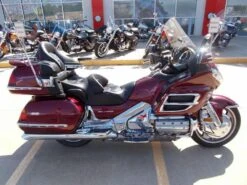 Memphis Shades Goldwing GL1800 Replacement Windshield -COB Motorcycle Shop memphis.goldwing1800.2