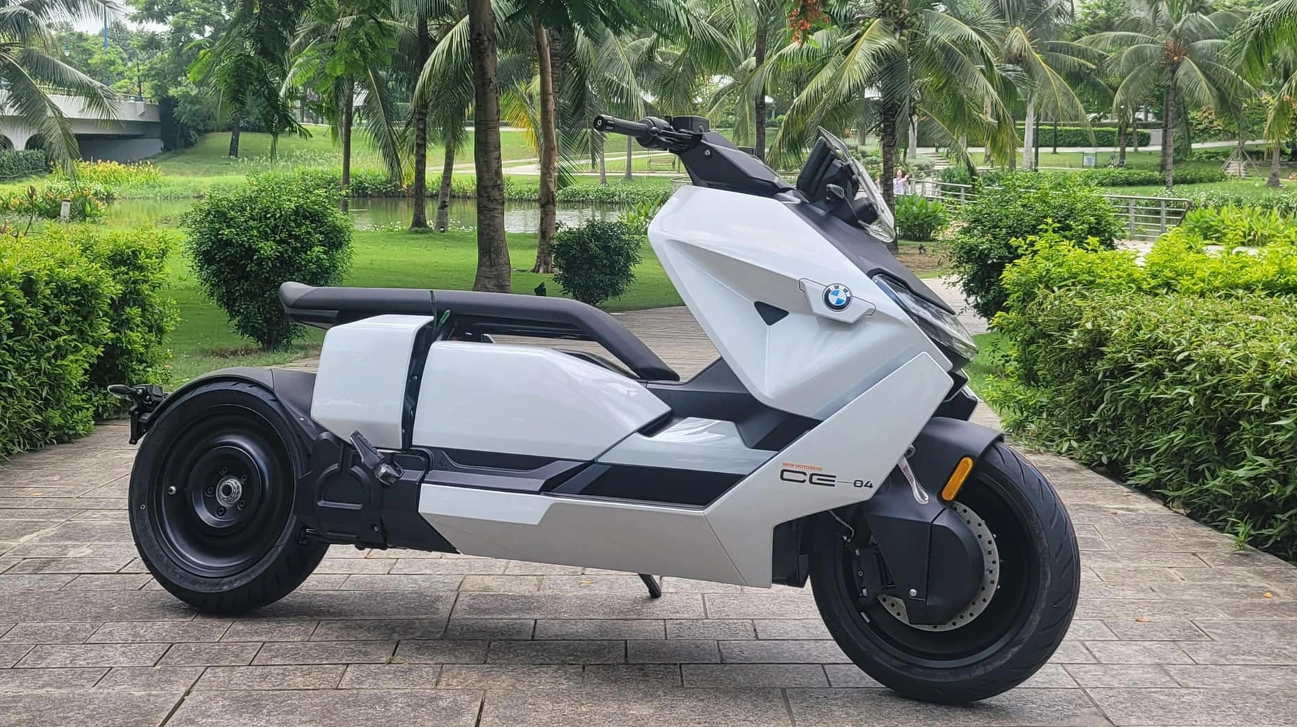 COB Motorcycle Shop -COB Motorcycle Shop edit bmw ce04 2 16895881430022140774691